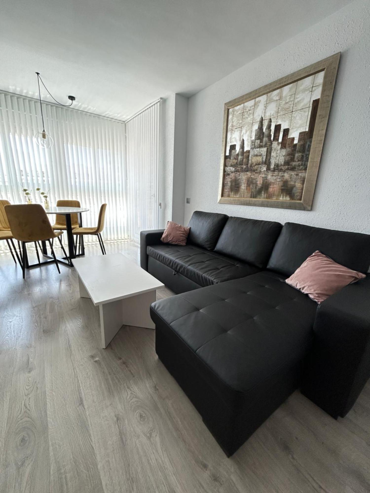 Apartment Diana - Terrace And Pool - 80m From The