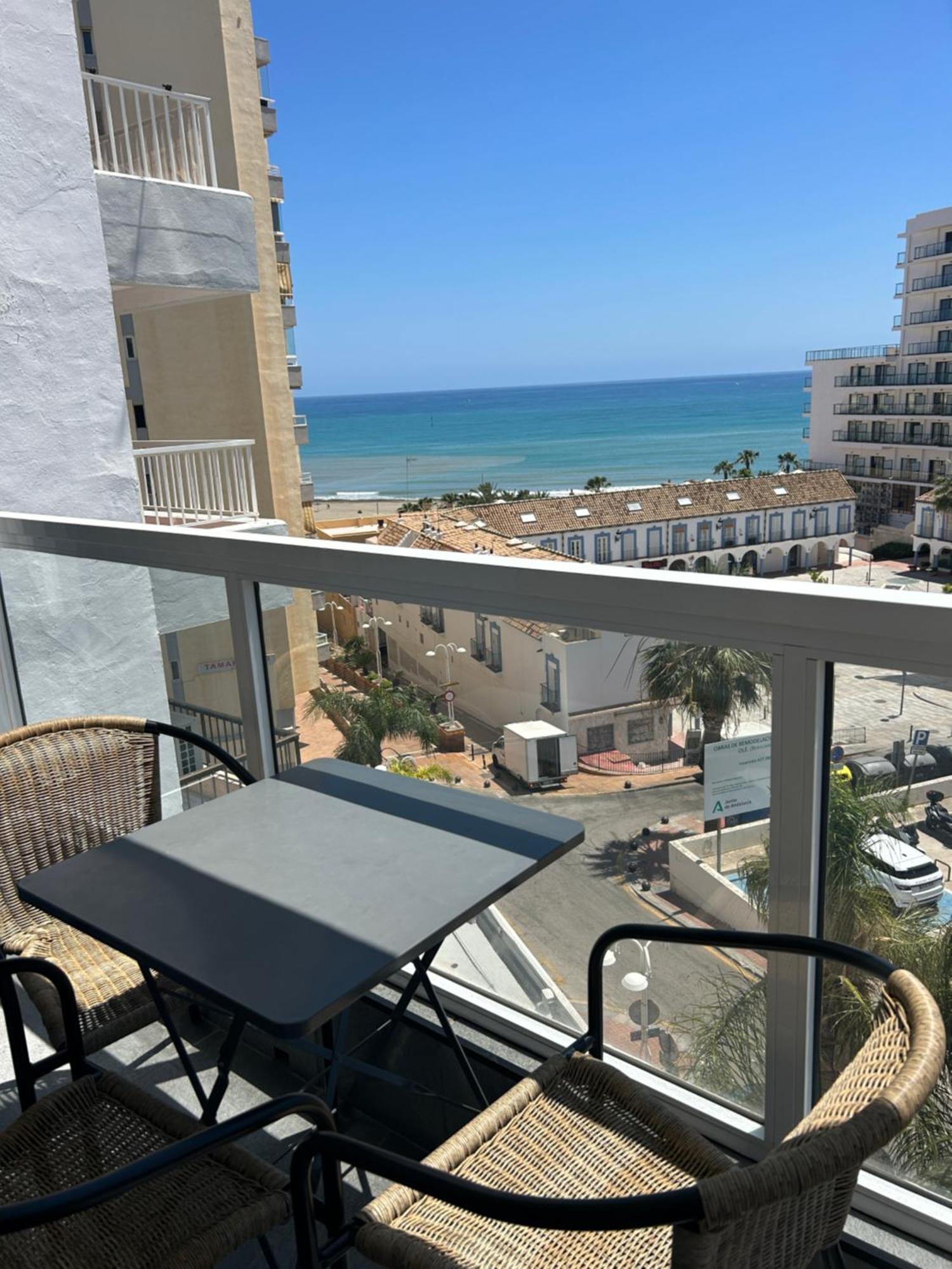 Apartment Diana - Terrace And Pool - 80m From The Benalmádena