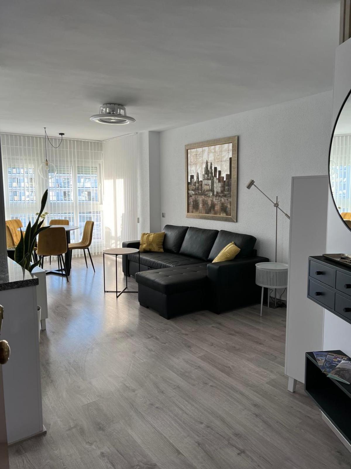 Apartment Diana - Terrace And Pool - 80m From The
