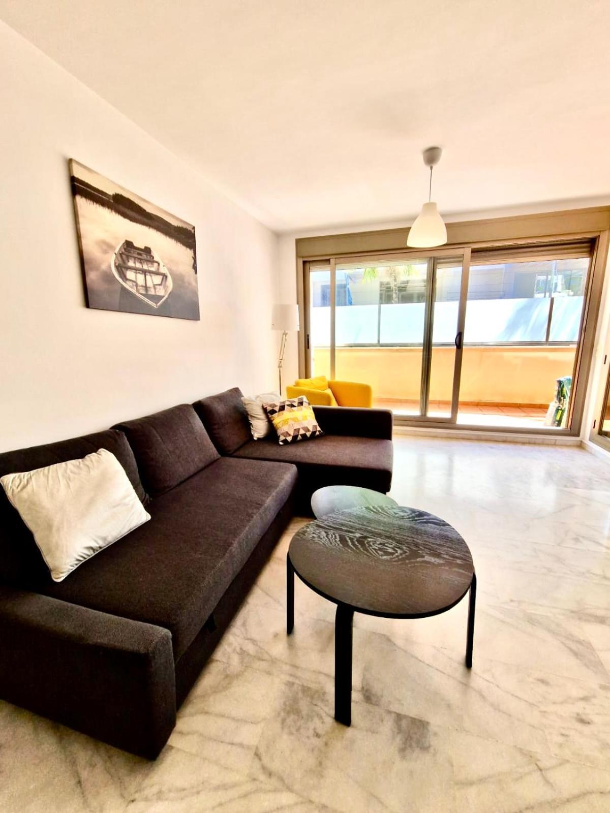 Apartment Prime Location, Pool, Beach, Shops, All Nearby *