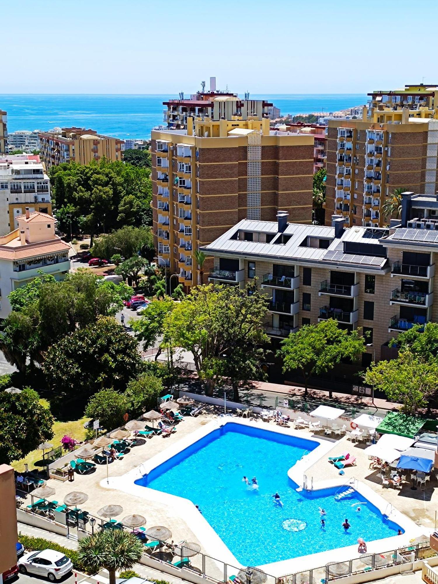 Attico Acuario, 2 Bathrooms Floor With Sea And Mountain Views Appartement Benalmádena