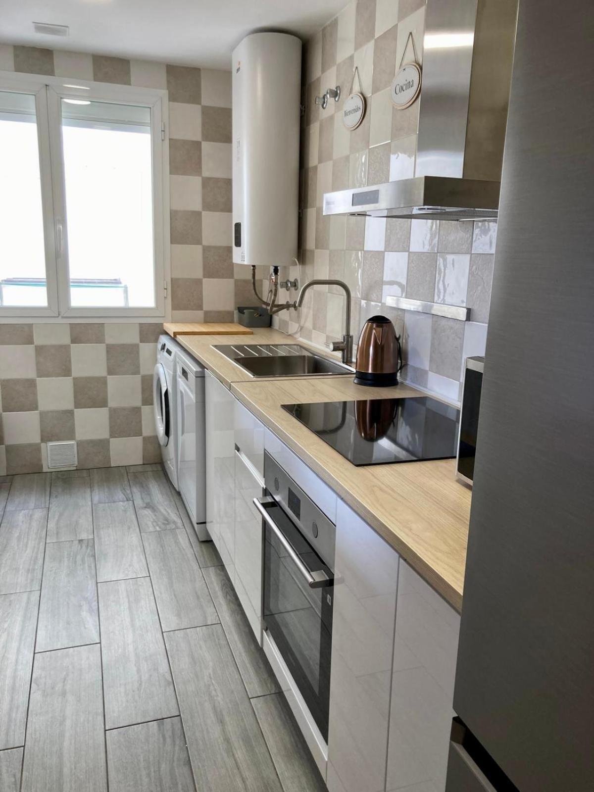 Proche Bord De Apartment
