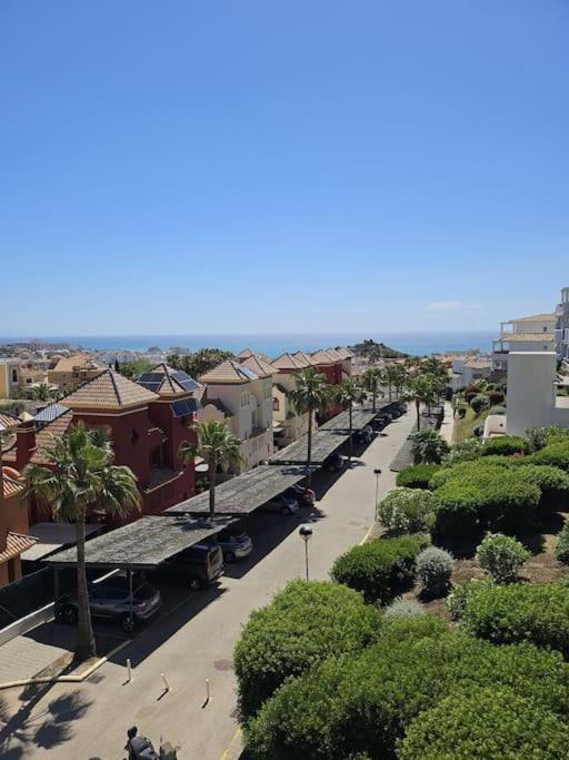 Apartment En Benalmadena, Con Vista Al Mar *