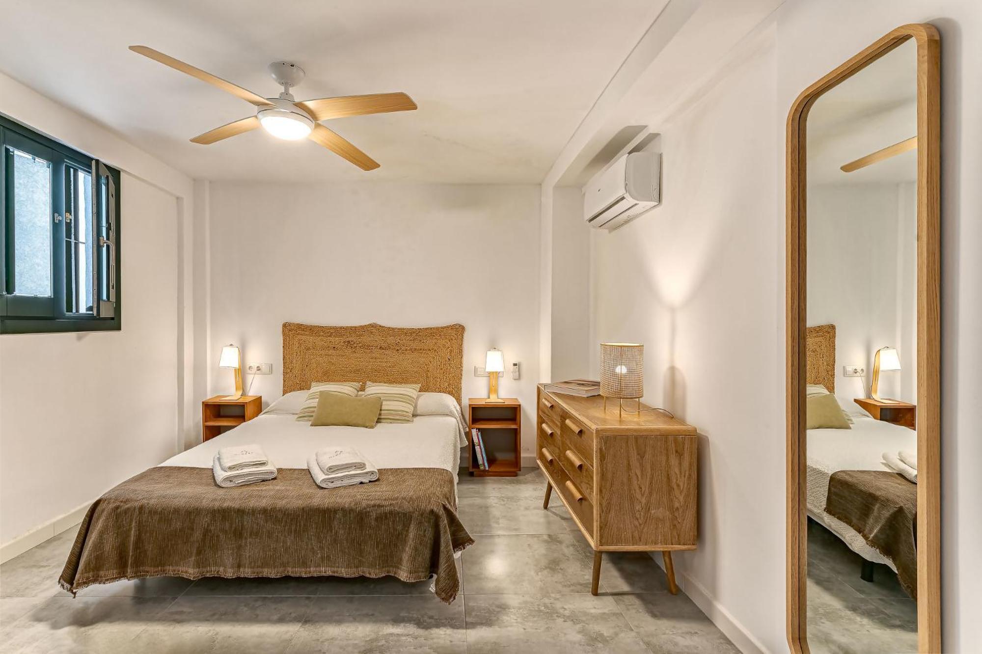 Lovely House In Peaceful Courtyard Apartment