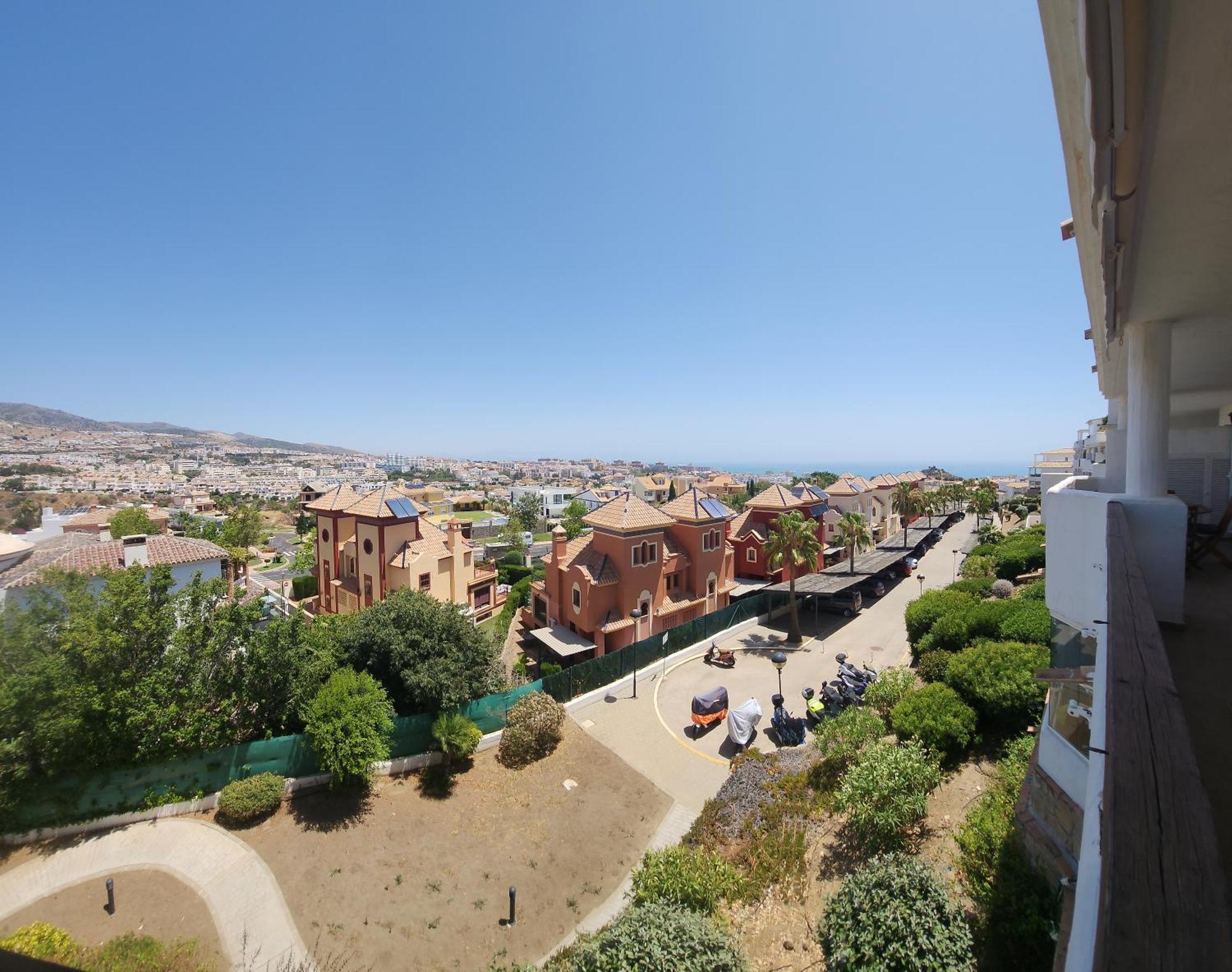 Apartment En Benalmadena, Con Vista Al Mar *