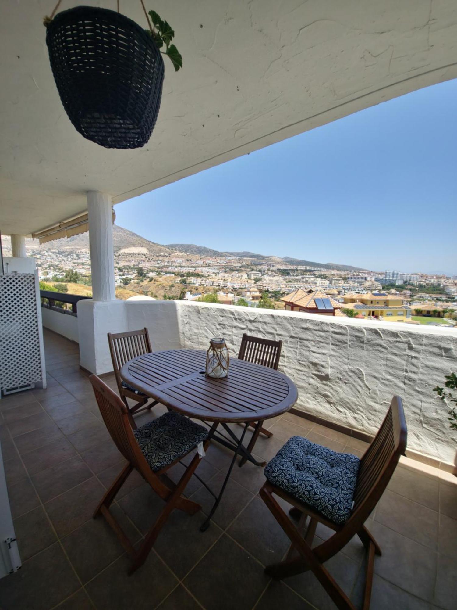 Apartment En Benalmadena, Con Vista Al Mar