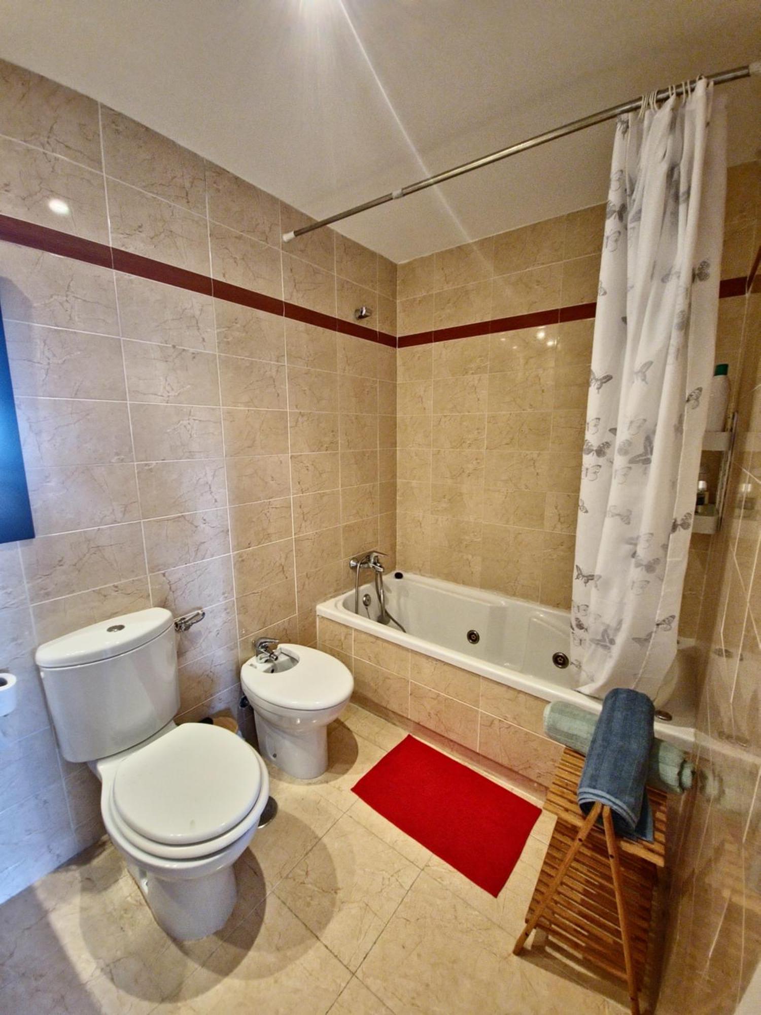 Apartment En Benalmadena, Con Vista Al Mar *