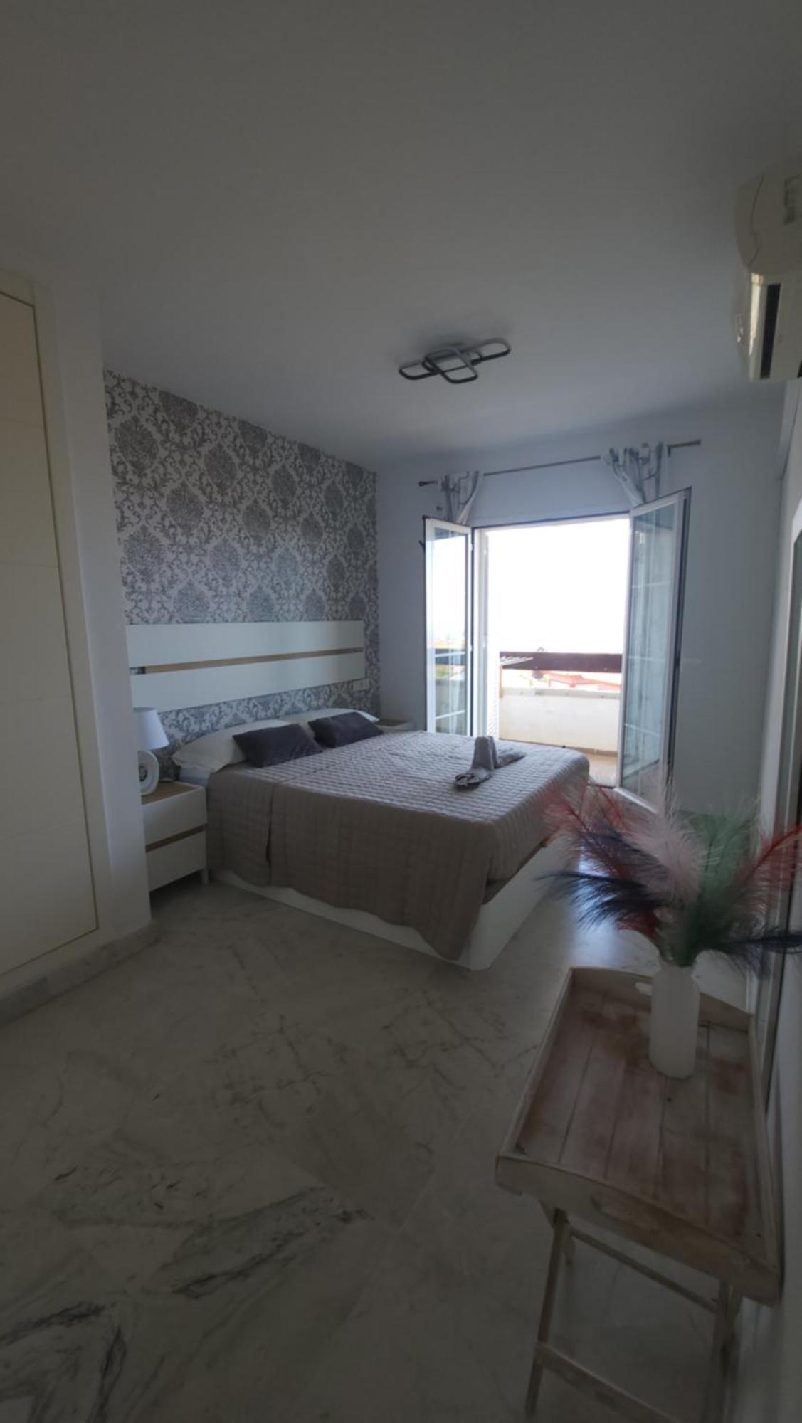 Apartment En Benalmadena, Con Vista Al Mar *