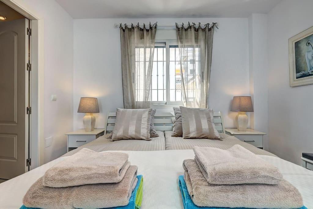 Spacious Penthouse With Spectacular Sea Views! *