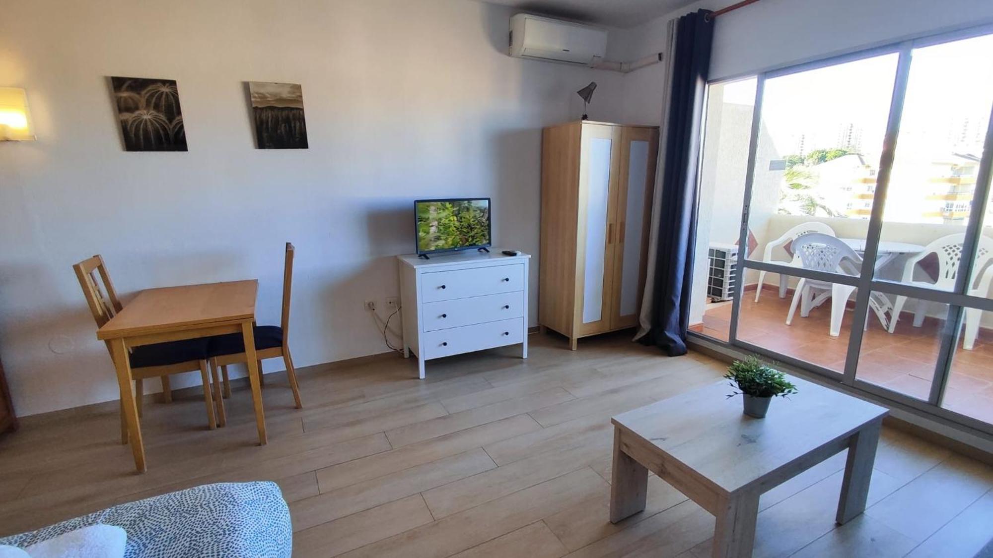 Benal Ii, Estudio Con Parque Acuatico Y Vistas Al Mar. Apartment *