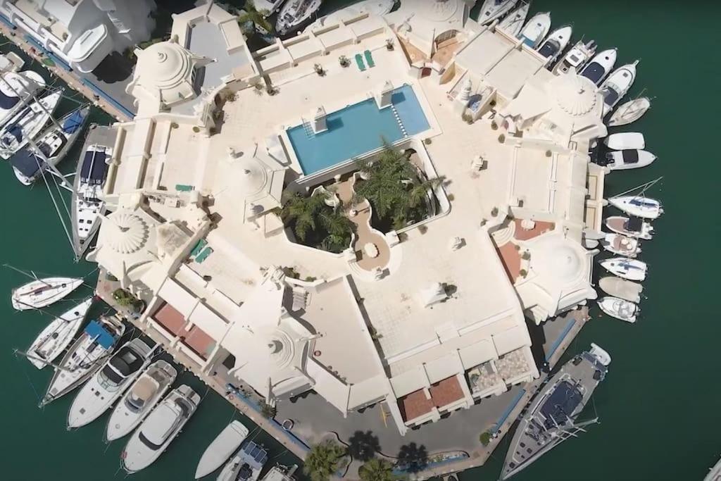 Apartment Unique With Rooftop Pool & Amazing Views
