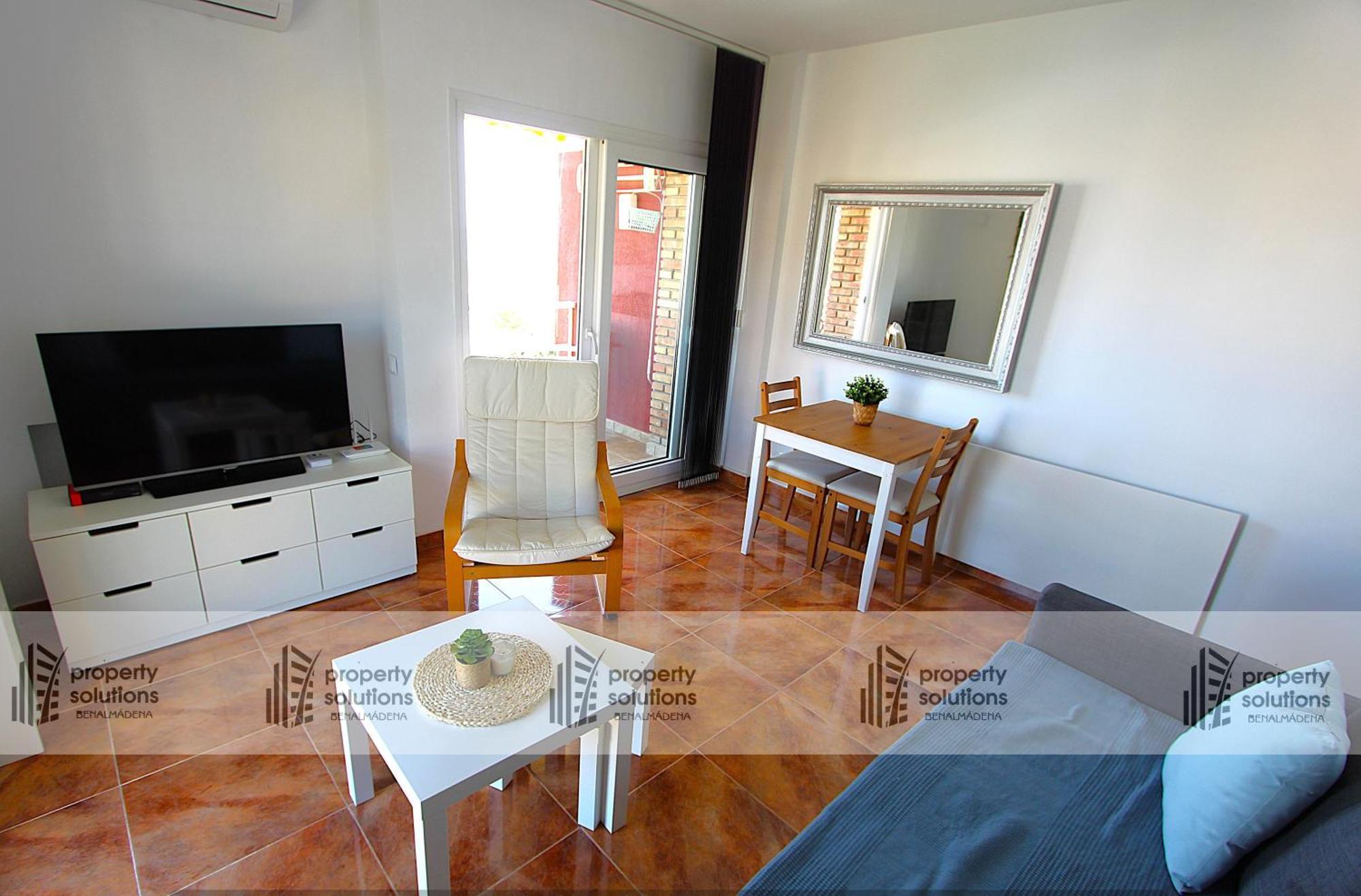 Apartment 1017 Iris - Vista Al Mar - Cerca De Tren, Restaurantes Y Tiendas - Playa A 10 Minutos Caminando *