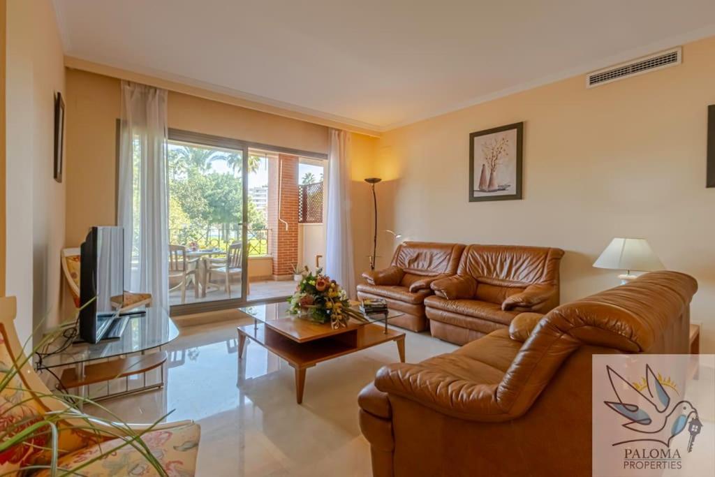 2 Bdr With Heated Pool & Jacuzzi Benalmadena