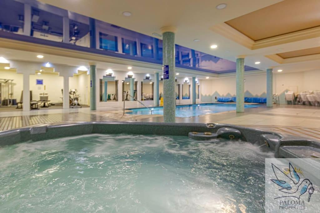 2 Bdr With Heated Pool & Jacuzzi
