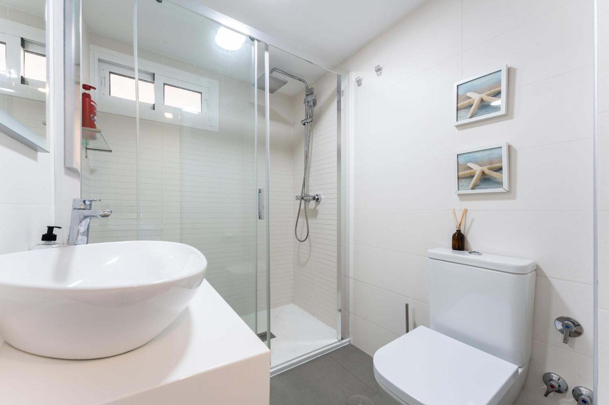 Bonanza Deluxe - Easy Walk To Beach, Marina And Shops Apartment Benalmadena