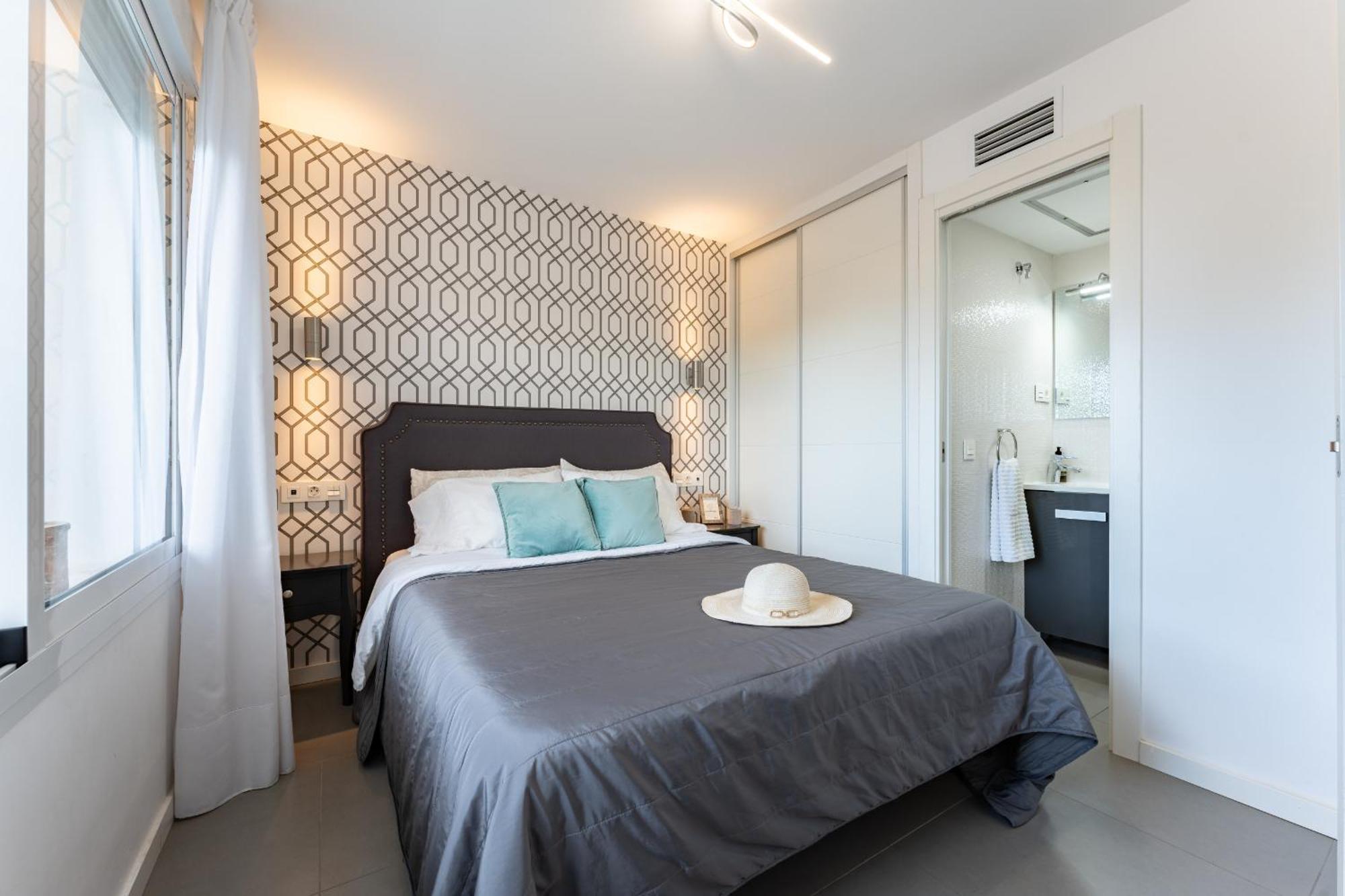 Bonanza Deluxe - Easy Walk To Beach, Marina And Shops Apartment *