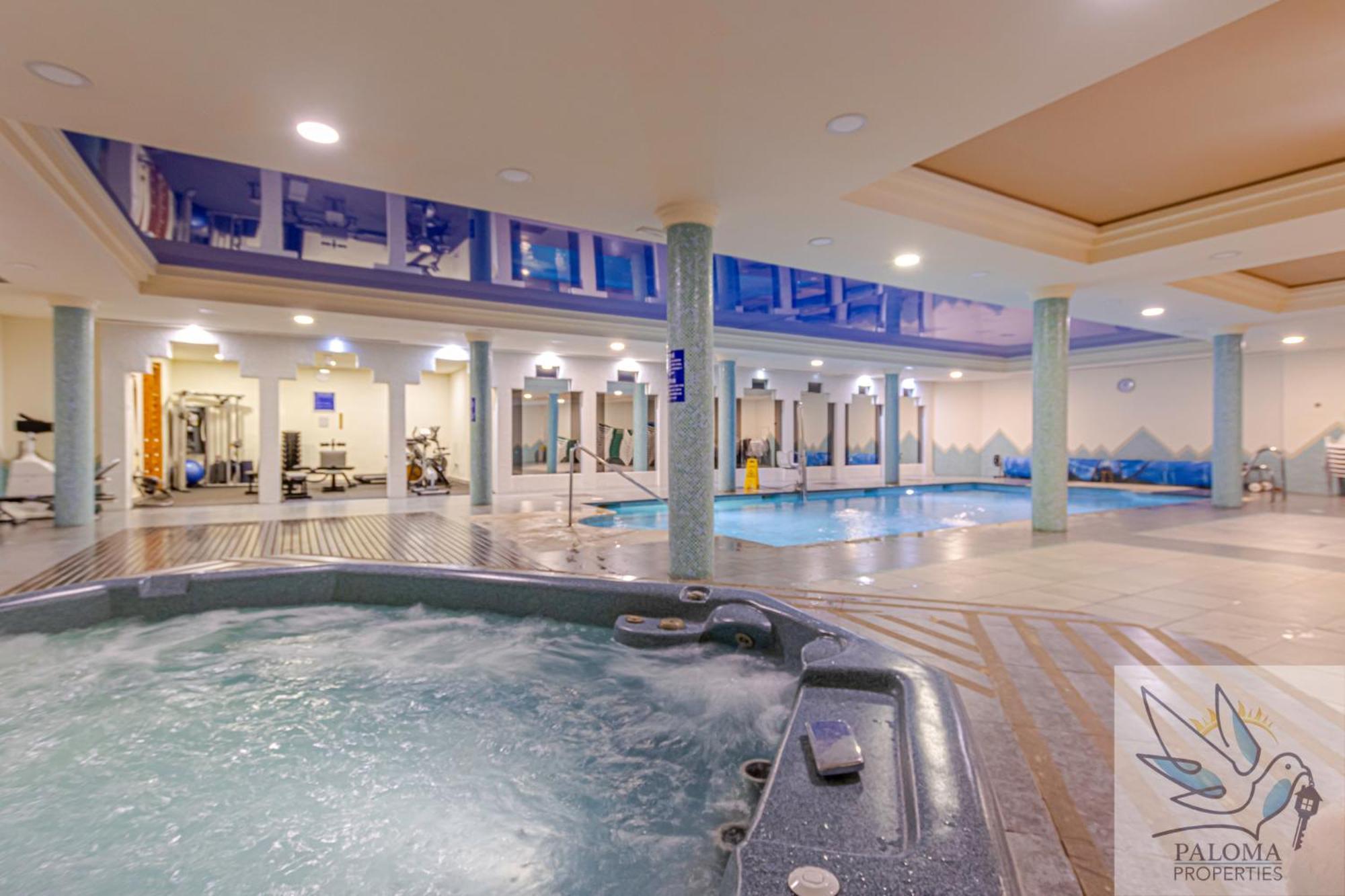 2 Bdr With Heated Pool & Jacuzzi