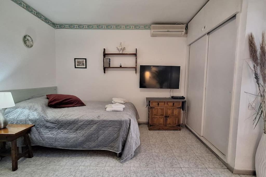 Comfy In Apartment *