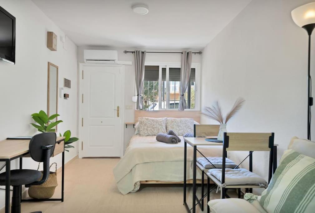 Estudio Con Wifi Piscina Y Parking En - Acuario 5 * Benalmádena