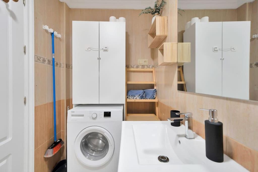 Estudio Con Wifi Piscina Y Parking En - Acuario 5 Appartement Benalmádena