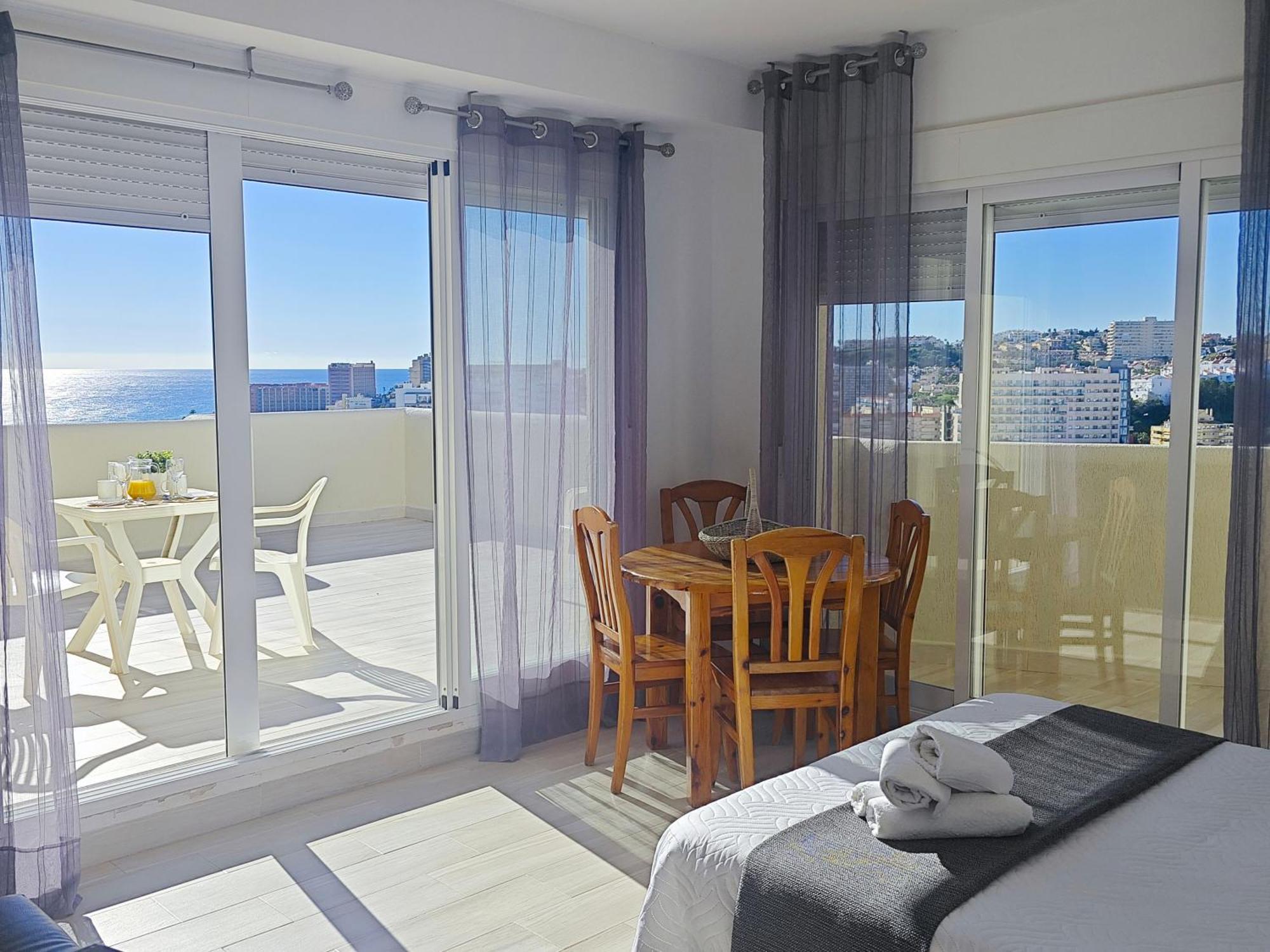 Apartamento El Estudio De La Playa Benalbeach Vistas Al Mar *