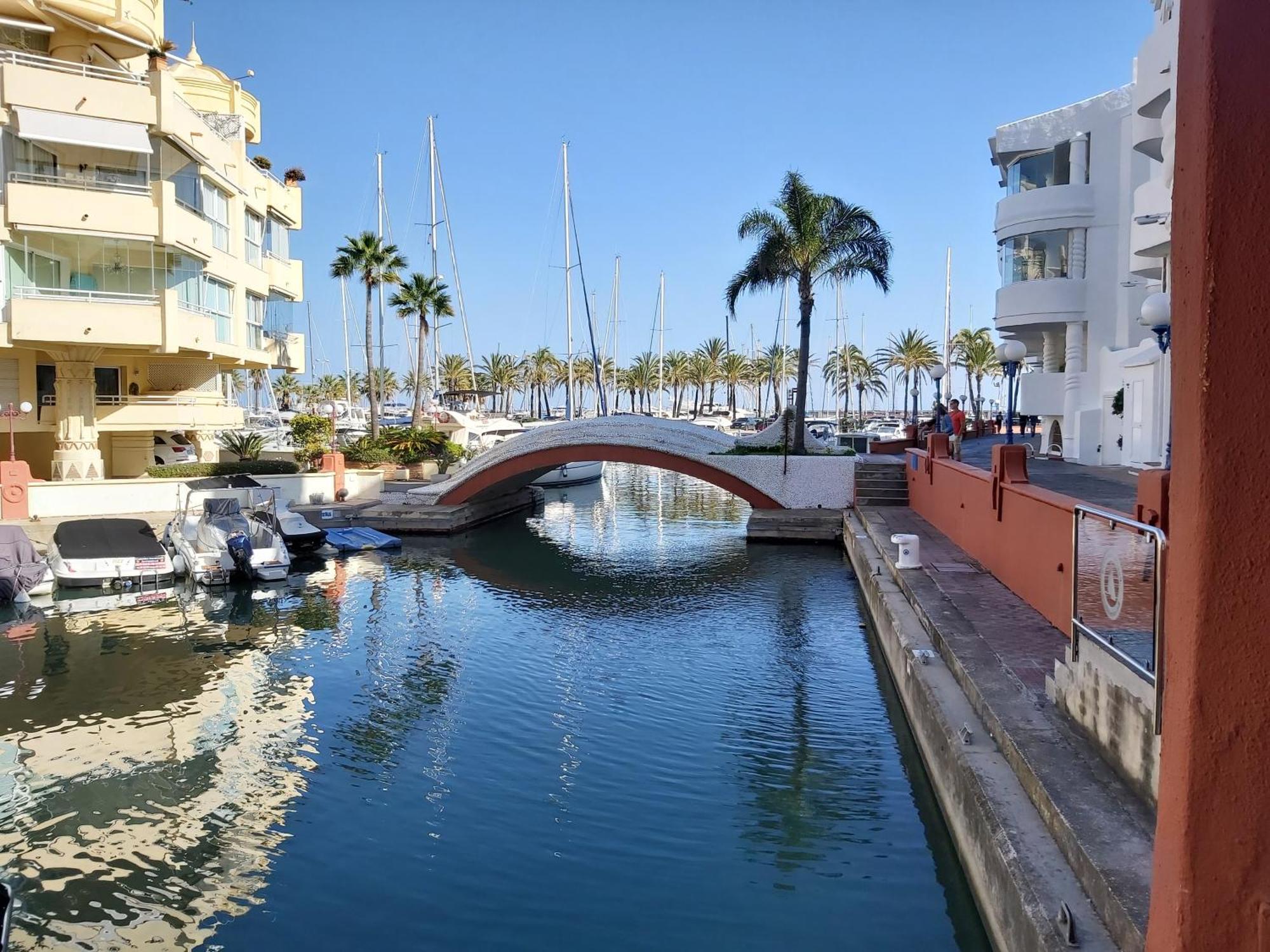 Del Parque Flats Relenguillo Apartment