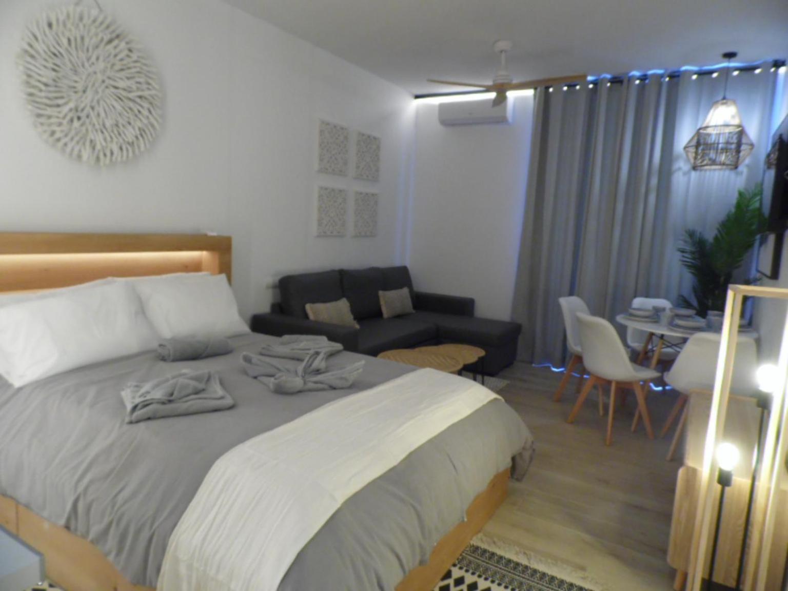 Puerto Marina Apartment