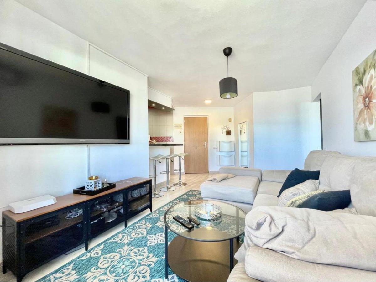 Apartment In Avenida Alay, 2 *