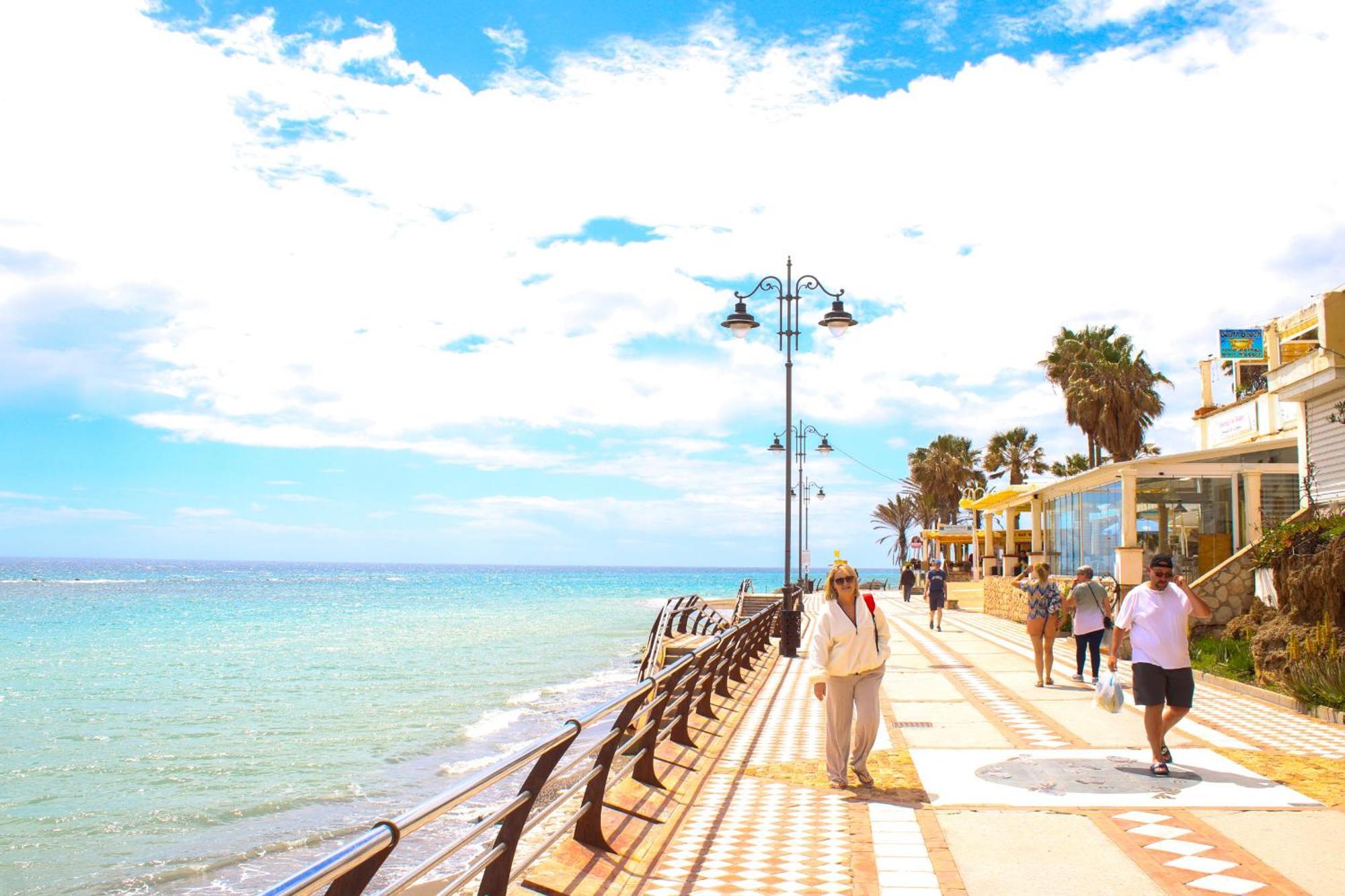 Apartment 1 Bed Garden Sleeps 2, Parking, Next To Benalmadena