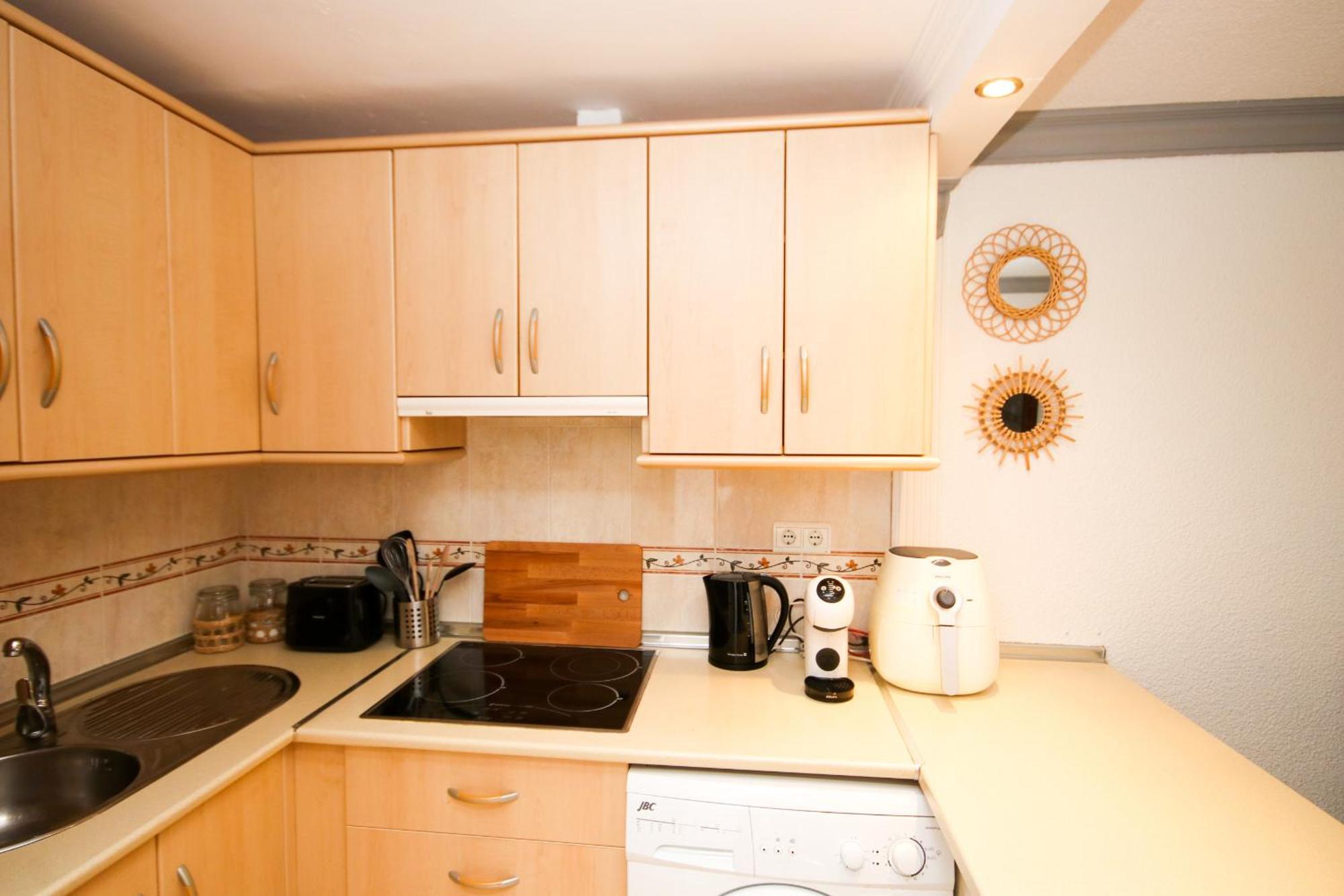 Apartment 1 Bed Garden Sleeps 2, Parking, Next To