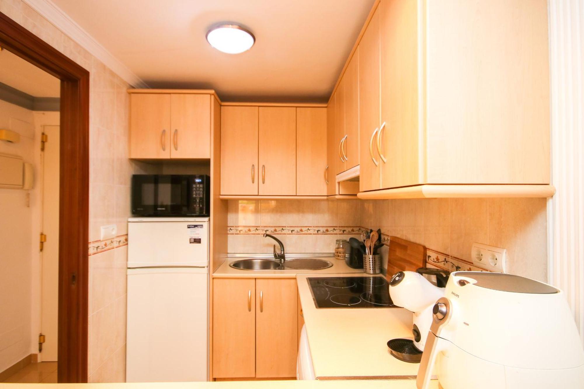 1 Bed Garden Sleeps 2, Parking, Next To Apartment Benalmadena