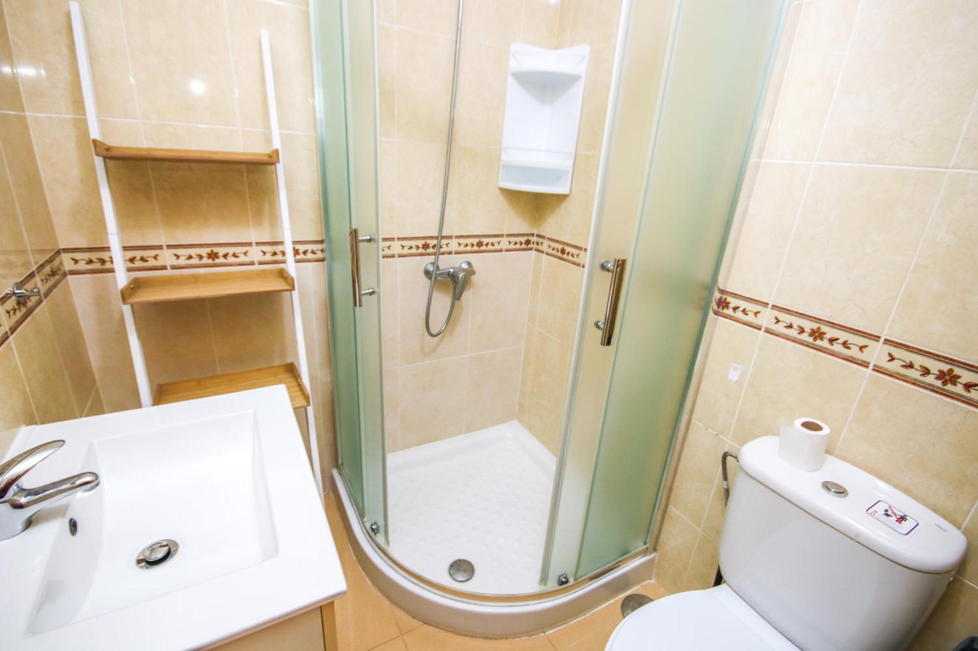 1 Bed Garden Sleeps 2, Parking, Next To Benalmadena