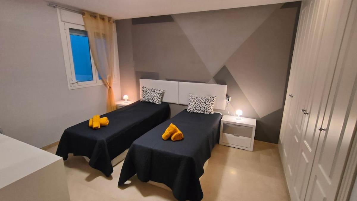 Spacious With A Great View Benalmádena