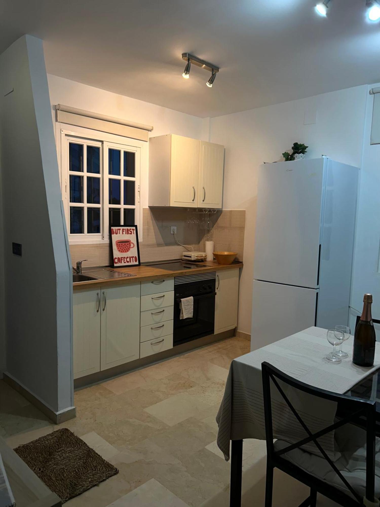 Mediterranean Near The With Seaview, Pool & Balcony Benalmadena