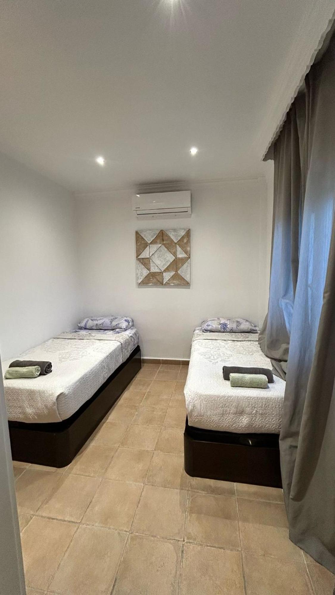 Dream With Heated Swimming Pool, Jacuzzi, Waterfall, Heating Is Extra Villa Benalmádena