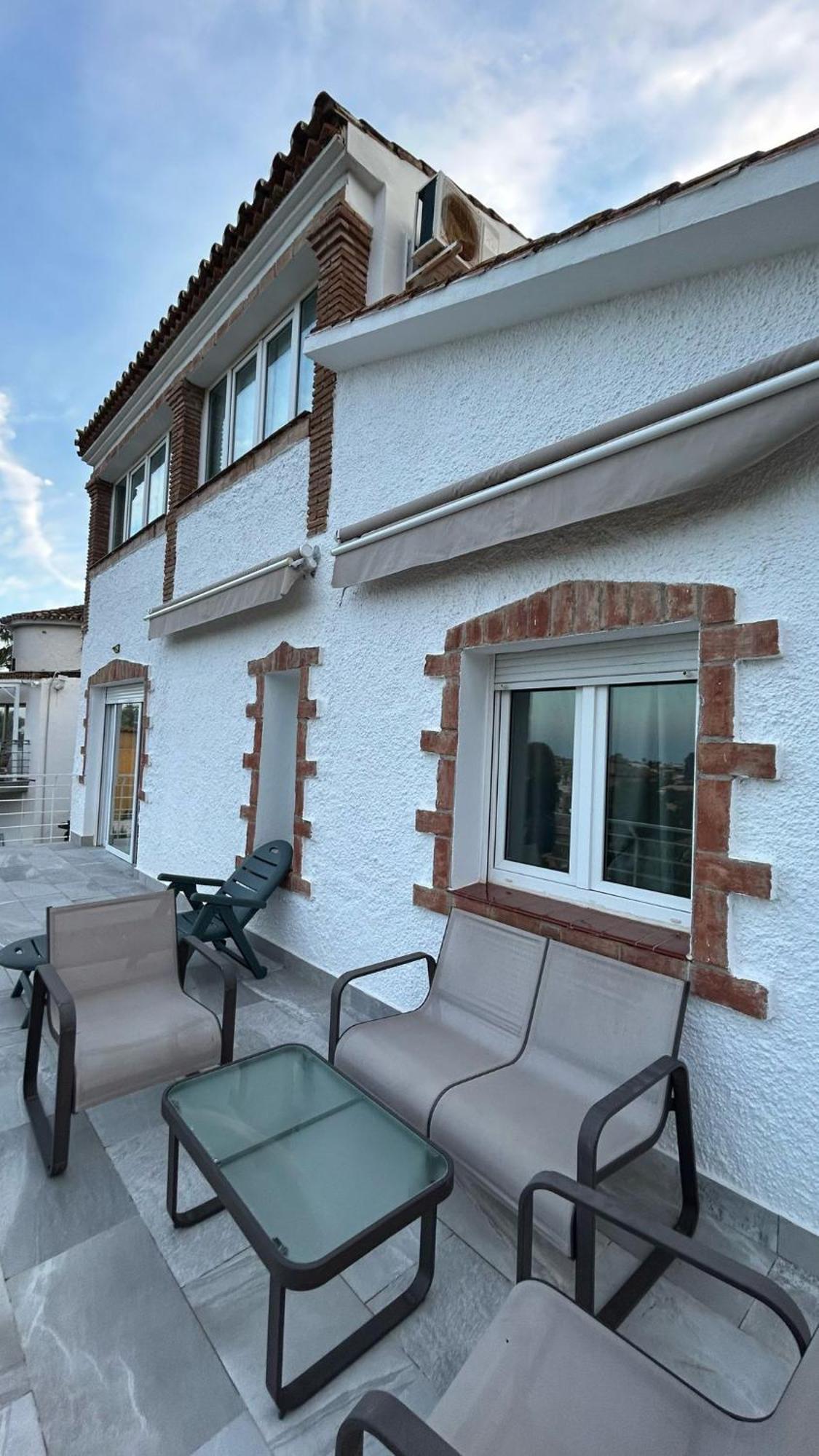 Dream With Heated Swimming Pool, Jacuzzi, Waterfall, Heating Is Extra *