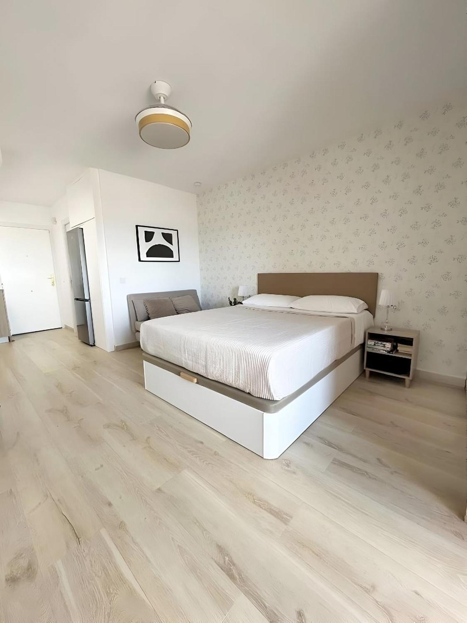 With Swimming Pool Open Year Appartement