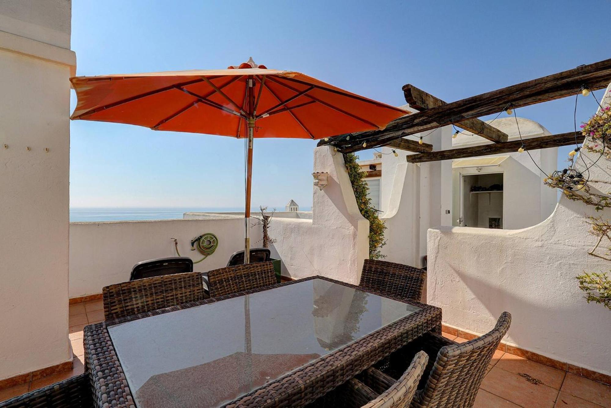 082 - Stunning Sea Views Beachfront