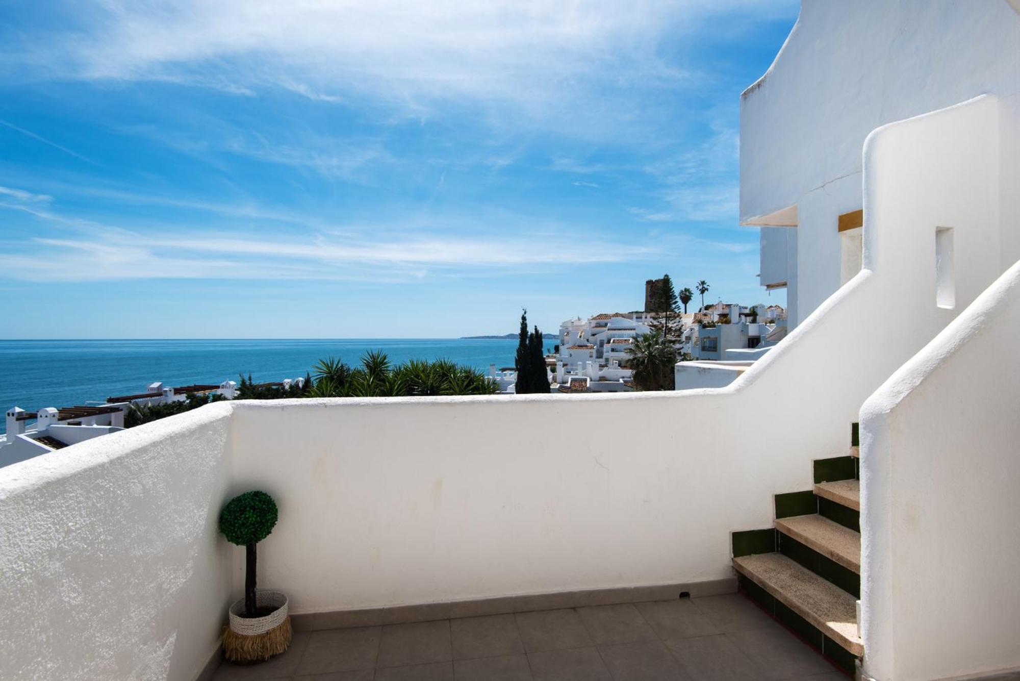 Coral Island Mediterranean Duplex Penthouse Apartment *