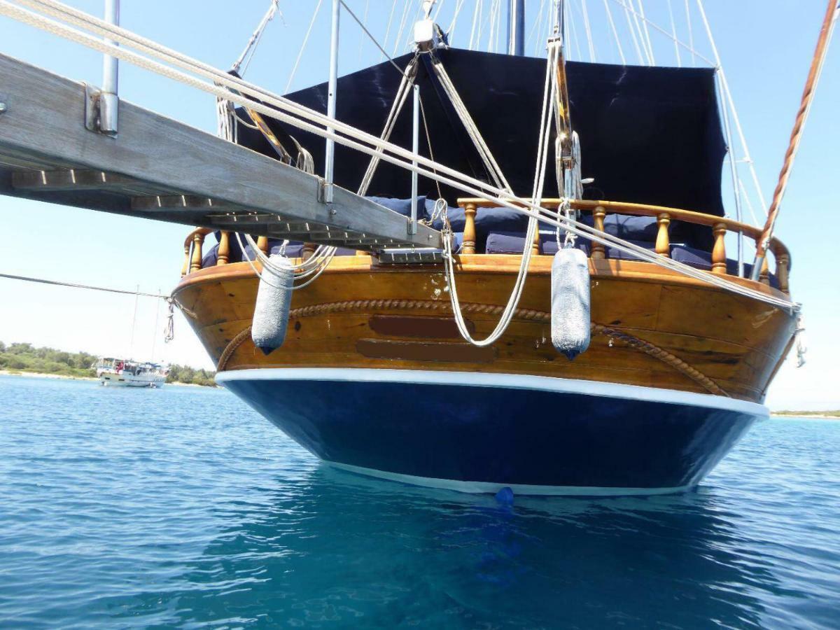 Botel Boat The Umoja Experience