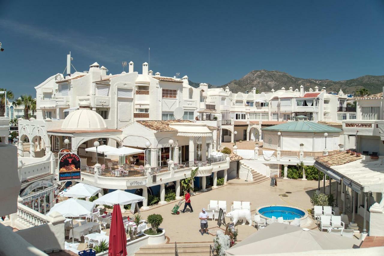 Happy Puerto Marina