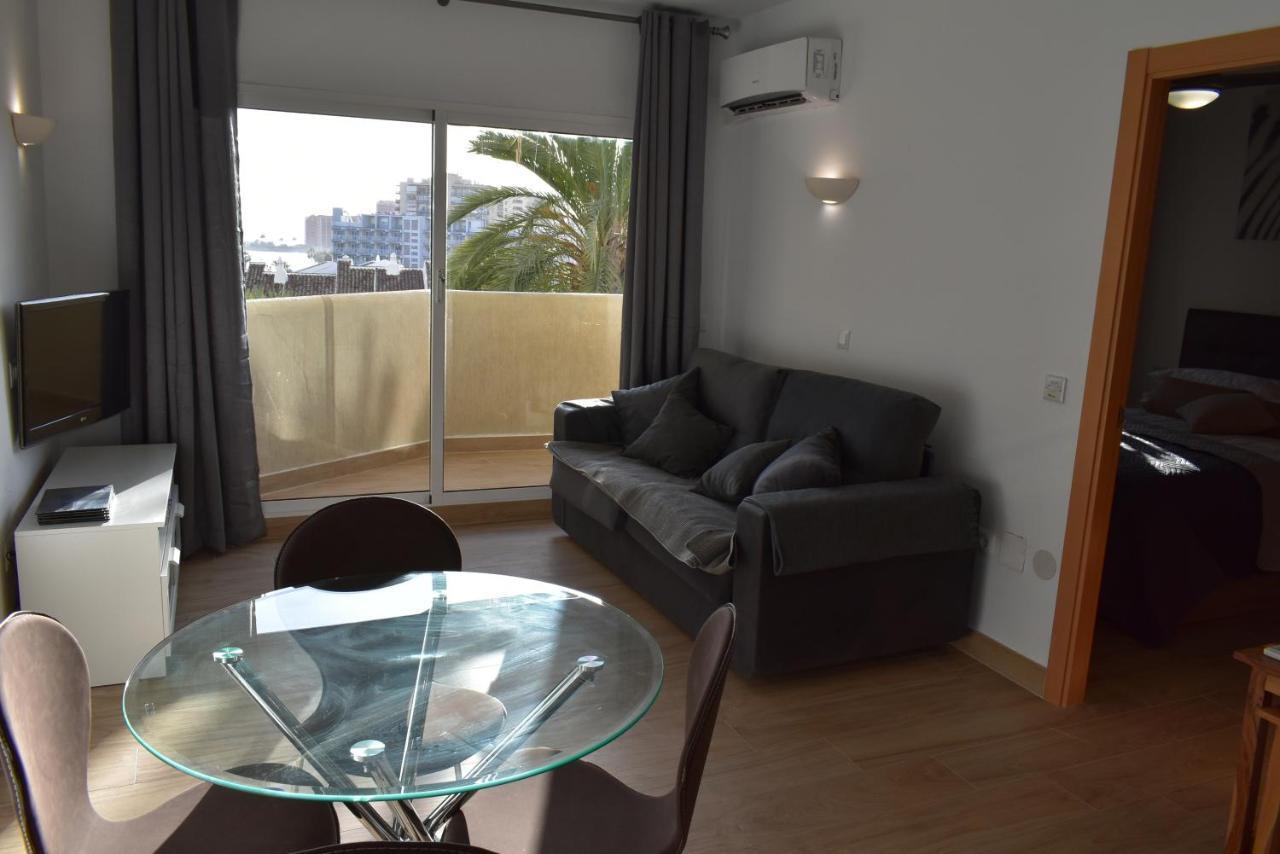 Benal Beach, Luxury Sea & Mountain View Beachside 1 Bedroom Apartment