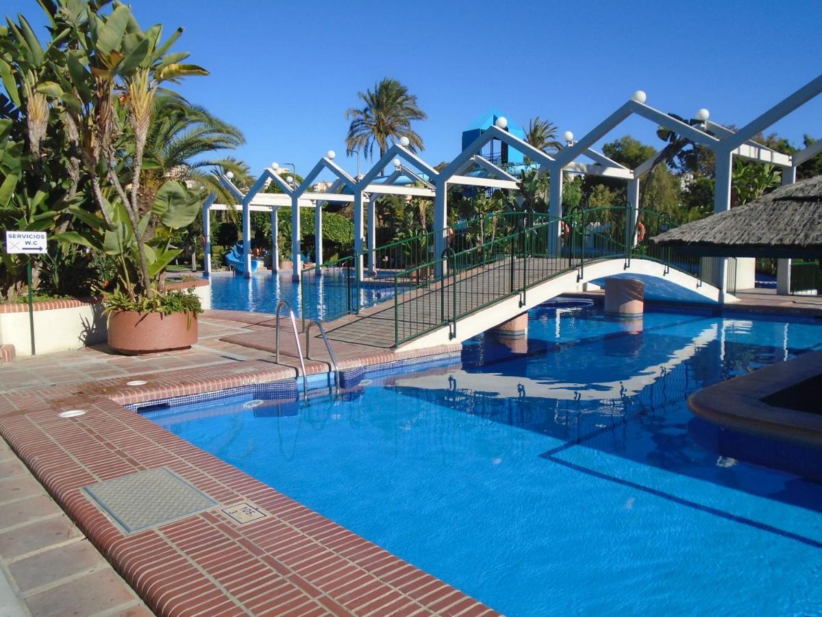 Benal Beach, Luxury Sea & Mountain View Beachside 1 Bedroom Apartment