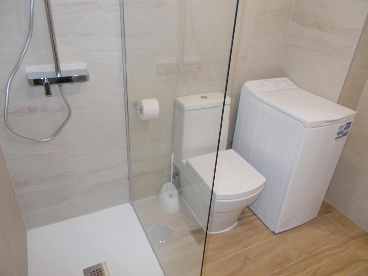 Apartment Benal Beach, Luxury Sea & Mountain View Beachside 1 Bedroom