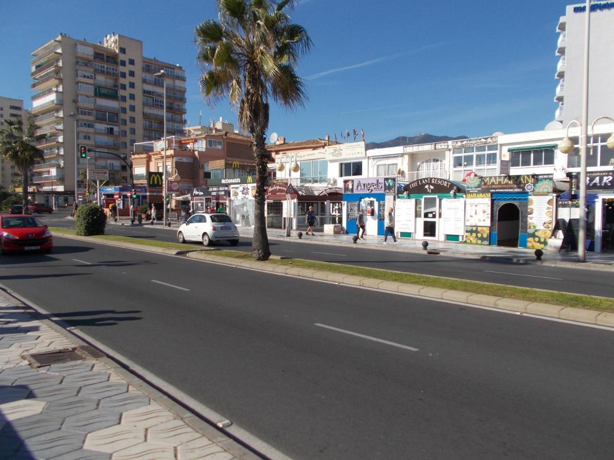 Apartment Benal Beach, Luxury Sea & Mountain View Beachside 1 Bedroom Benalmadena